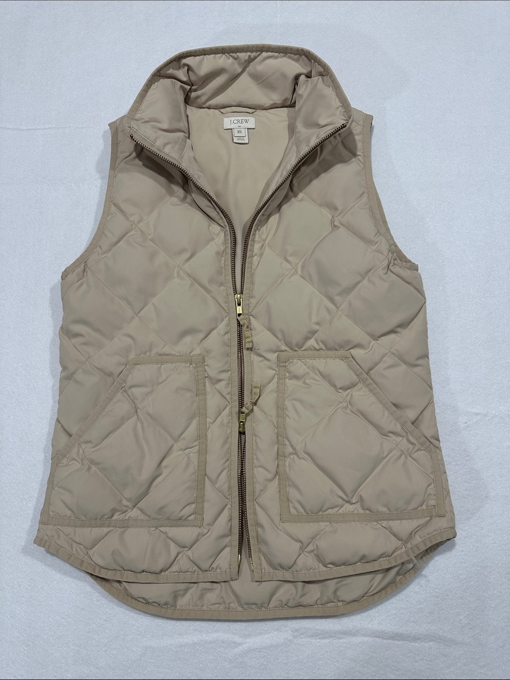 Women’s J. Crew Quilted Puffer Vest in Beige, XS